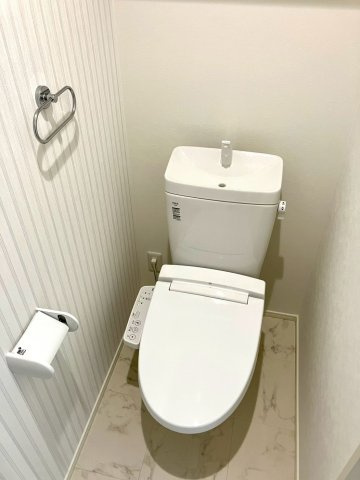 高松市西町　浜街道アクセス良好　新築戸建のトイレ|２階トイレです