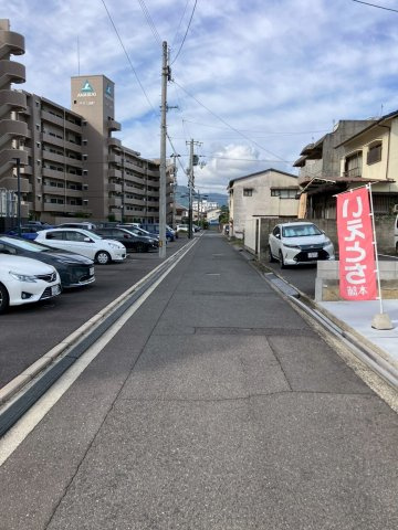 高松市西町　浜街道アクセス良好　新築戸建の前面道路含む現地写真