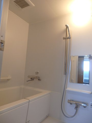 【浴室】 | サウスヒルズ448 | 室内は丁寧にお使いです