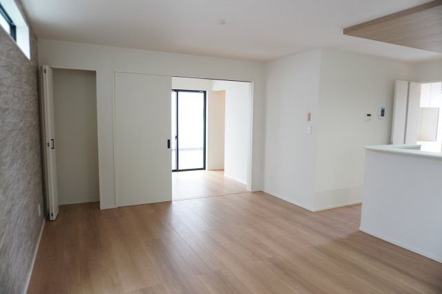 草加市遊馬町 新築分譲住宅 全2棟 2号棟の居間・リビング