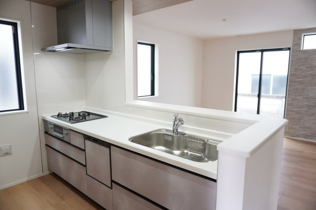 草加市遊馬町 新築分譲住宅 全2棟 2号棟のキッチン