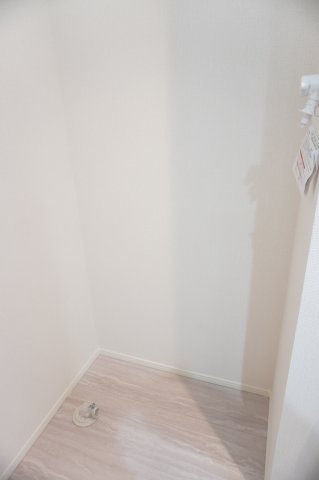 草加市遊馬町 新築分譲住宅 全2棟 2号棟のランドリースペース