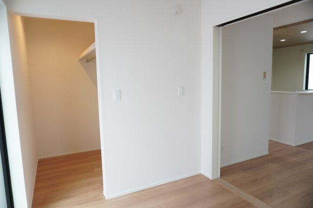 草加市遊馬町 新築分譲住宅 全2棟 2号棟の洋室