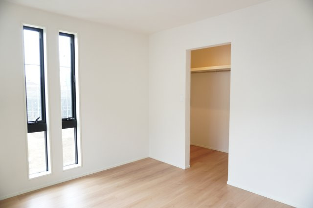 草加市遊馬町 新築分譲住宅 全2棟 2号棟の洋室|2階 6.12帖