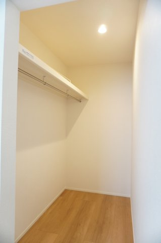 草加市遊馬町 新築分譲住宅 全2棟 2号棟の収納|ウォークインクローゼット