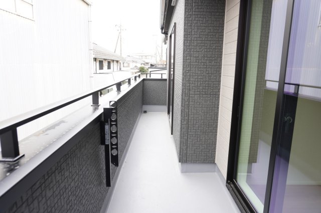 草加市遊馬町 新築分譲住宅 全2棟 2号棟のバルコニー