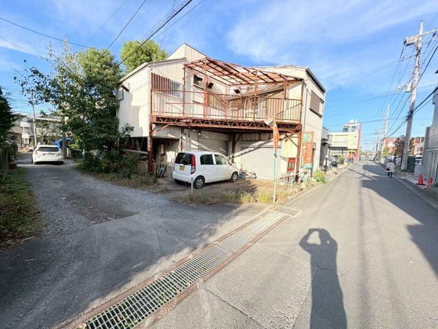 狭山市富士見1丁目　建築条件なし売地　西武新宿線『狭山市駅』徒歩7分　【富士見小学区】の前面道路含む現地写真