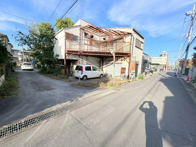 狭山市富士見1丁目　建築条件なし売地　西武新宿線『狭山市駅』徒歩7分　【富士見小学区】の前面道路含む現地写真