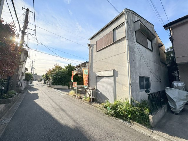 狭山市富士見1丁目　建築条件なし売地　西武新宿線『狭山市駅』徒歩7分　【富士見小学区】の前面道路含む現地写真