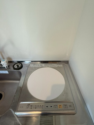 【キッチン】 | ユナイトMocaRooms | キッチンは1口IHクッキングヒーター♪IHは火を使わないので安心なうえ、お掃除もラクラク☆