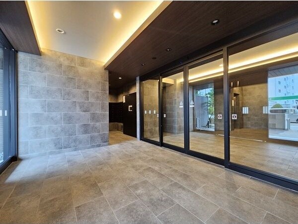 ディアレイシャス今池のエントランス