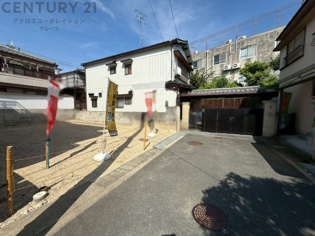 小学校徒歩10分圏内、周辺には商業施設が充実しており生活便利な住環境です。