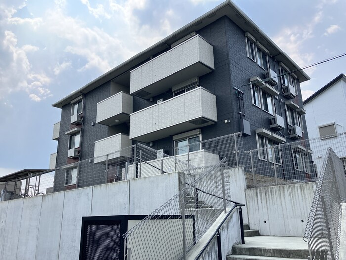 Crest（クレスト）の外観