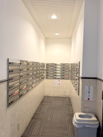 ビューネ梅島駅前の設備|共用部・レターボックス