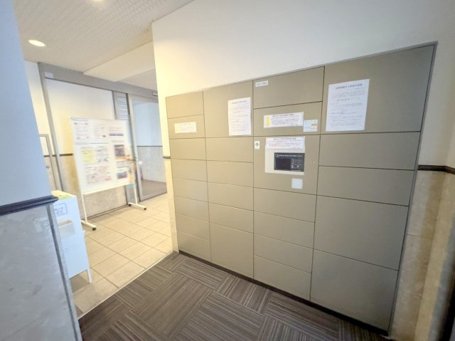 ビューネ梅島駅前の設備|共用部・宅配ボックス