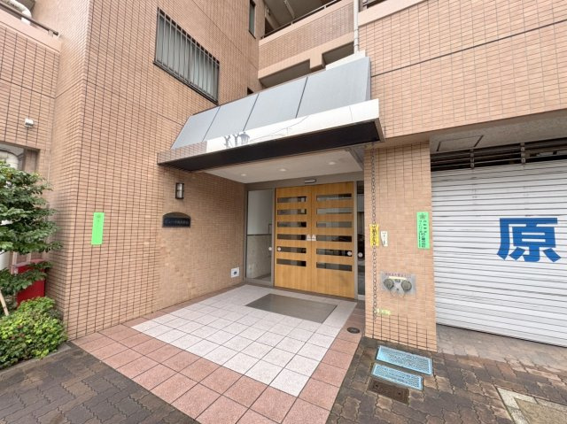 ビューネ梅島駅前のエントランス|共用部・エントランス