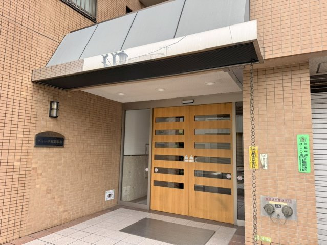 ビューネ梅島駅前のエントランス|共用部・エントランス