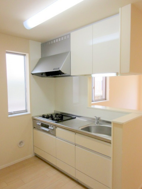 武蔵関泉ハイツのキッチン|★３口システムキッチングリル付★　★窓付き★