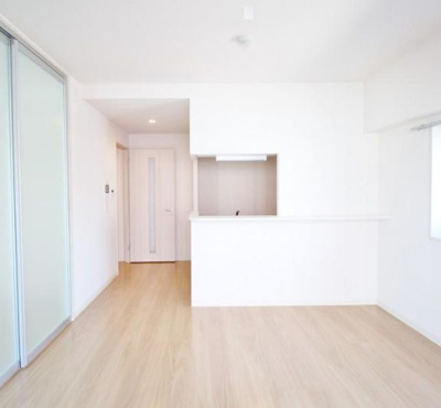 【居間・リビング】 | ONZE MARINA TABATA | おしゃれな居間です