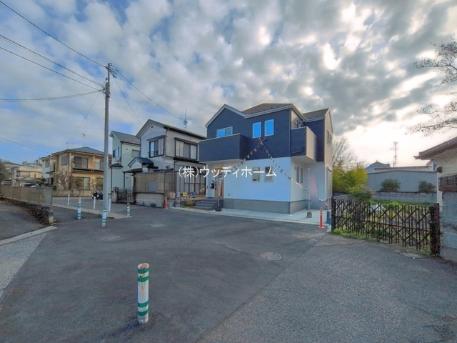 越谷市登戸町2期　新築一戸建ての前面道路含む現地写真