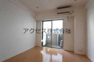 【居間・リビング】 | ※同建物別室、参考写真