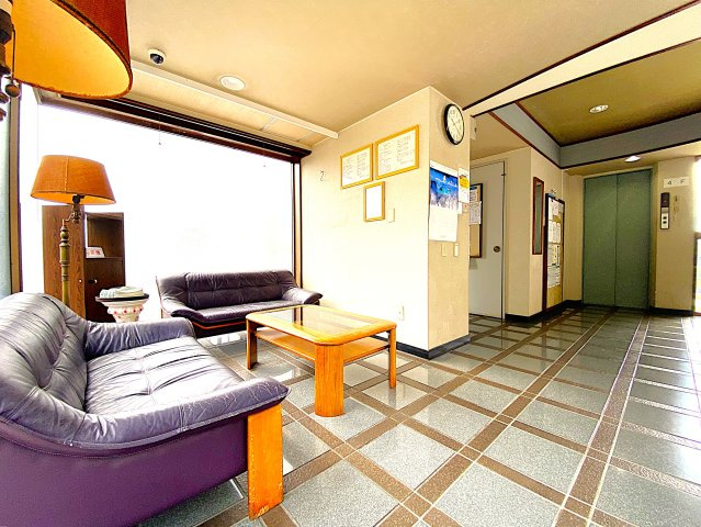 熱海アビタシオン3号棟のロビー