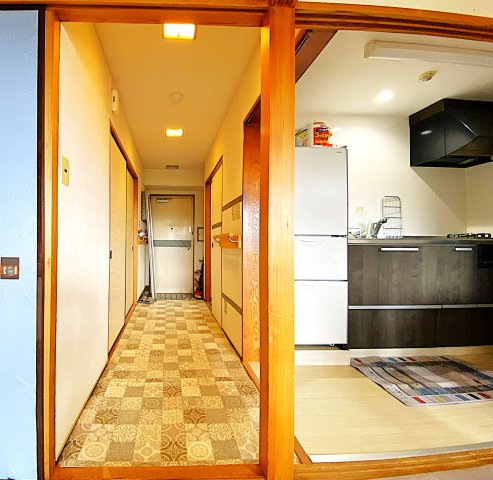 熱海アビタシオン3号棟の玄関