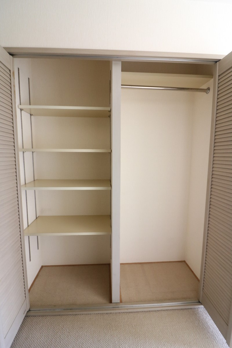 ９．５帖の洋室の収納です。