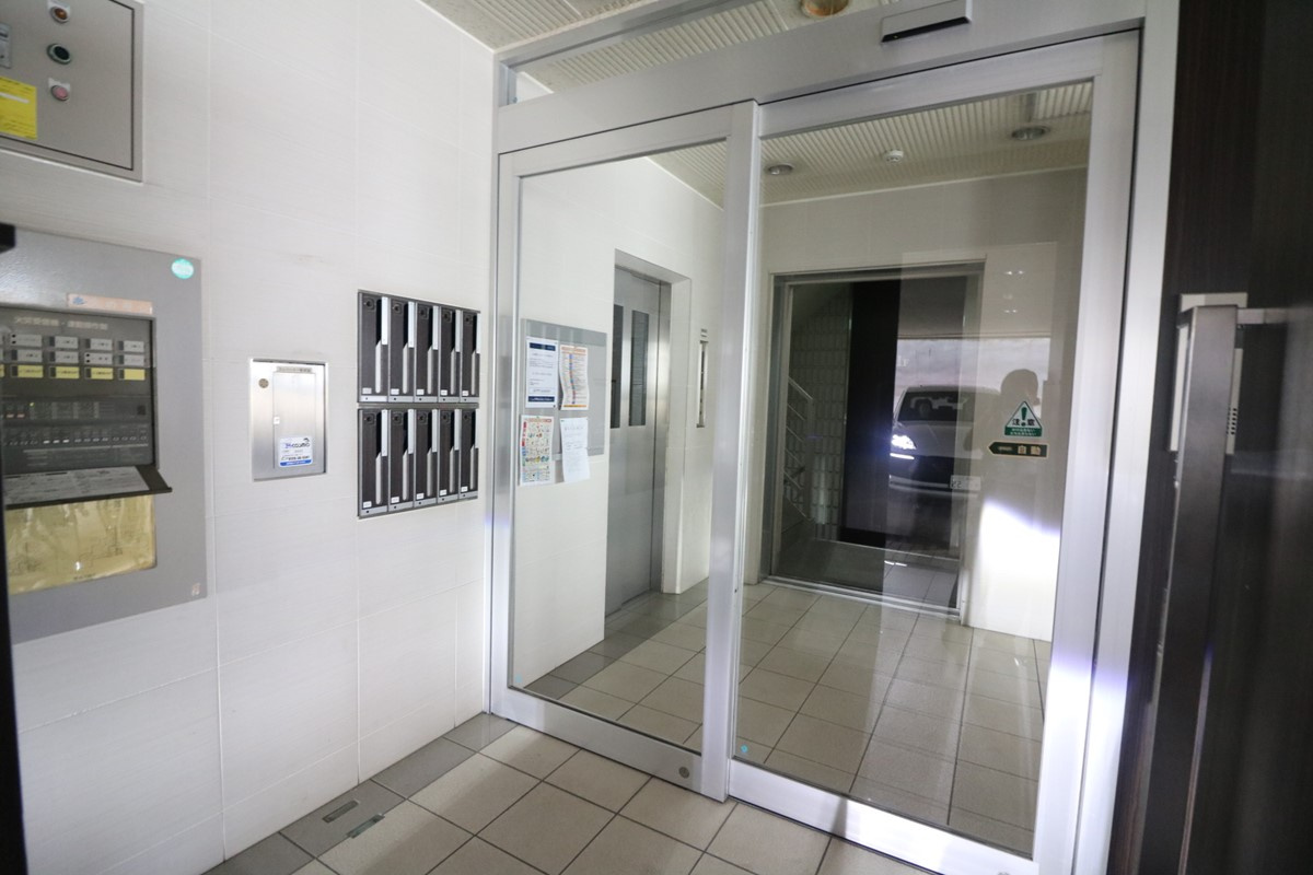 【エントランス】