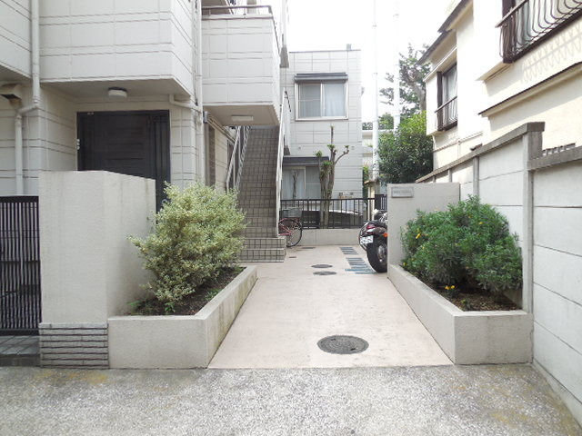 エクセリア・ヒラツカのエントランス