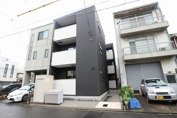 REGALEST中村公園deuxの外観