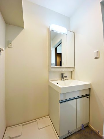 REGALEST中村公園deuxの洗面所