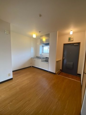 RGハイツIIの居間・リビング|DK・7.0帖