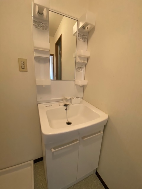 RGハイツIIの独立洗面台