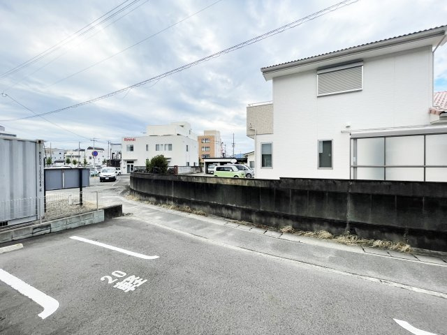 メゾン沖浜の駐車場