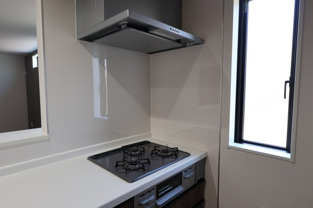 《仲介手数料無料》上尾市大字大谷本郷871-2新築一戸建てグラファーレのキッチン|撮影日 2025年11月28日 10:50 晴れ