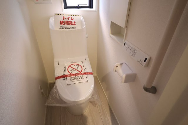 《仲介手数料無料》上尾市大字大谷本郷871-2新築一戸建てグラファーレのトイレ|撮影日 2025年11月28日 10:50 晴れ