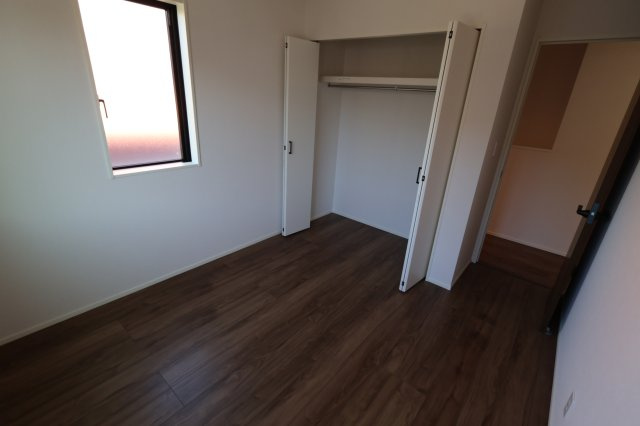 《仲介手数料無料》上尾市大字大谷本郷871-2新築一戸建てグラファーレの洋室|撮影日 2025年11月28日 10:50 晴れ