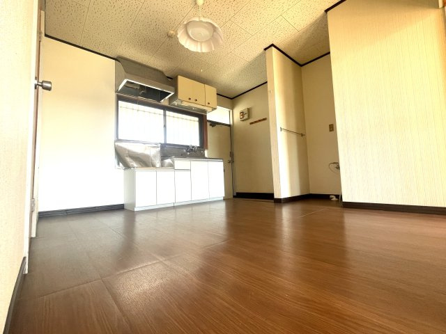鹿島ハイツの居間・リビング