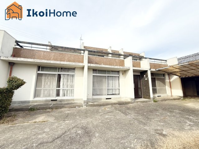 神戸市西区神出町宝勢　中古戸建のエントランス|●年中無休：当日予約可●陽当たり良好広々バルコニー付き！！随時ご内覧も可能です！