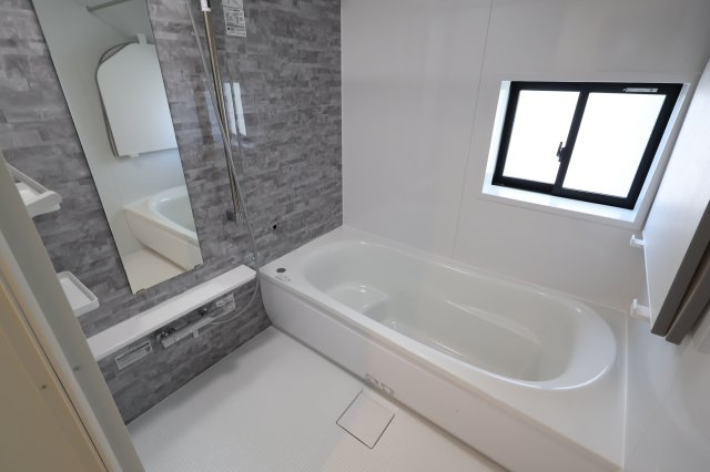 《仲介手数料無料》上尾市大字大谷本郷871-2新築一戸建てグラファーレの浴室|撮影日 2025年11月28日 11:00 晴れ