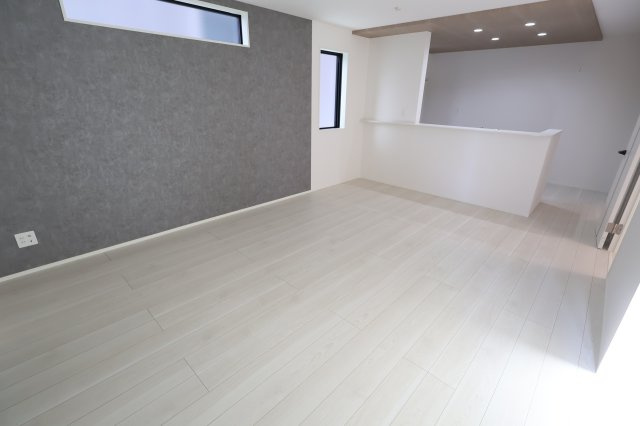 《仲介手数料無料》上尾市大字大谷本郷871-2新築一戸建てグラファーレの居間・リビング|撮影日 2025年11月28日 11:00 晴れ