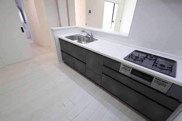 《仲介手数料無料》上尾市大字大谷本郷871-2新築一戸建てグラファーレのキッチン|撮影日 2025年11月28日 11:00 晴れ