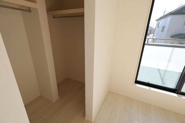 《仲介手数料無料》上尾市大字大谷本郷871-2新築一戸建てグラファーレの収納|撮影日 2025年11月28日 11:00 晴れ