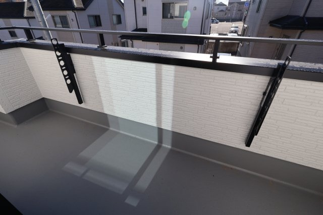 《仲介手数料無料》上尾市大字大谷本郷871-2新築一戸建てグラファーレのバルコニー|撮影日 2025年11月28日 11:00 晴れ