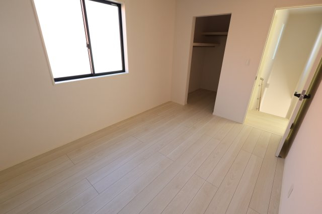 《仲介手数料無料》上尾市大字大谷本郷871-2新築一戸建てグラファーレの洋室|撮影日 2025年11月28日 11:00 晴れ