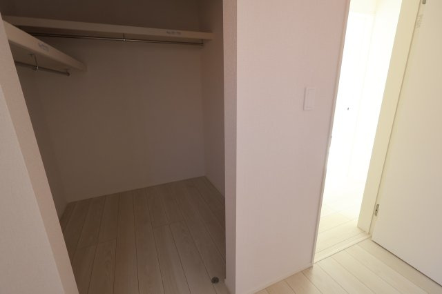 《仲介手数料無料》上尾市大字大谷本郷871-2新築一戸建てグラファーレの収納|撮影日 2025年11月28日 11:00 晴れ