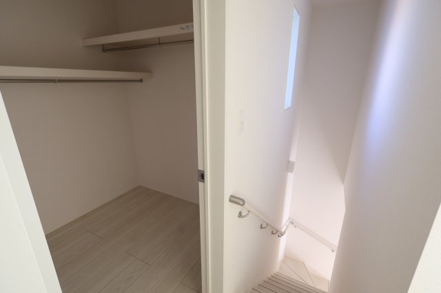 《仲介手数料無料》上尾市大字大谷本郷871-2新築一戸建てグラファーレの収納|撮影日 2025年11月28日 11:00 晴れ