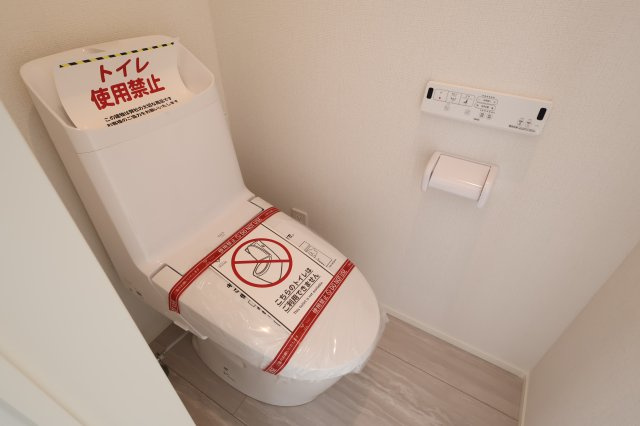 《仲介手数料無料》上尾市大字大谷本郷871-2新築一戸建てグラファーレのトイレ|撮影日 2025年11月28日 11:00 晴れ