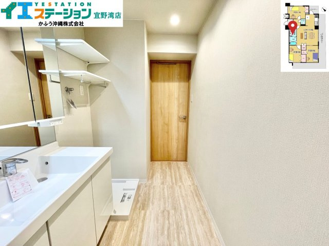 ライオンズマンション真志喜の玄関